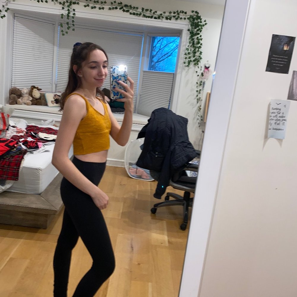 crop top that passes the vibe check